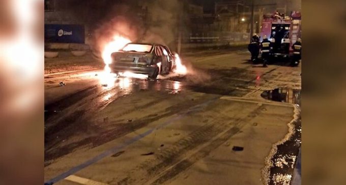 В центре Днепра из-за жесткого ДТП загорелся автомобиль: подробности