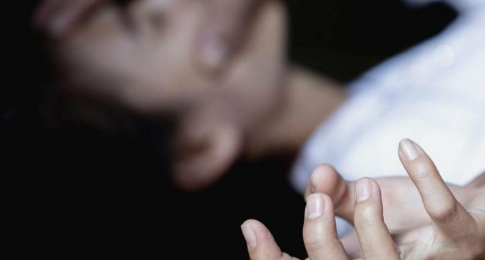 Под Днепром отец изнасиловал свою 13-летнюю дочь: подробности