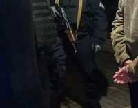 Под Днепром 250 полицейских провели спецоперацию: поймали “смотрящего” и банду вымогателей