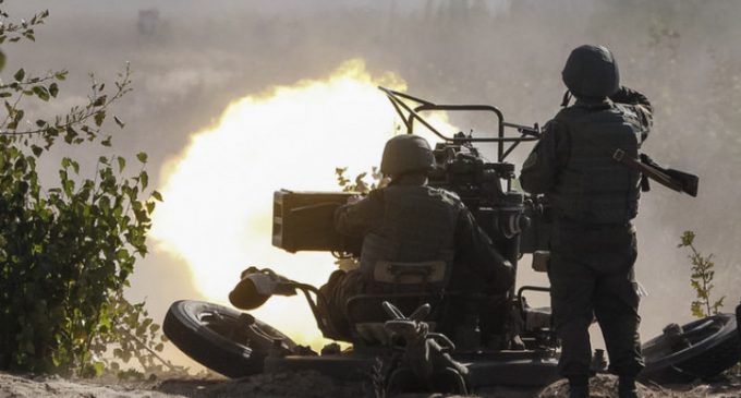 Эскалация на Донбассе и стягивание войск: чего добивается РФ