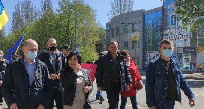 Редкое явление: на Днепропетровщине продолжили советскую первомайскую традицию