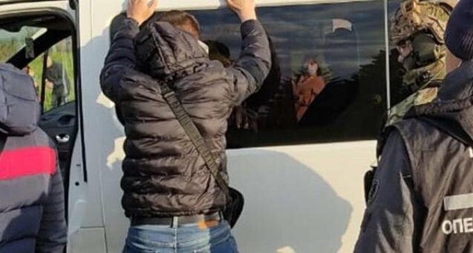 В Днепре СБУ накрыла схему перевозок в ОРДЛО и РФ: люди платили деньги боевикам