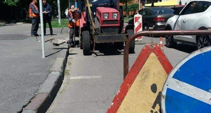 В Днепре после объявления штормового предупреждения коммунальщики прочистили все ливневки в городе, – ФОТО, ВИДЕО