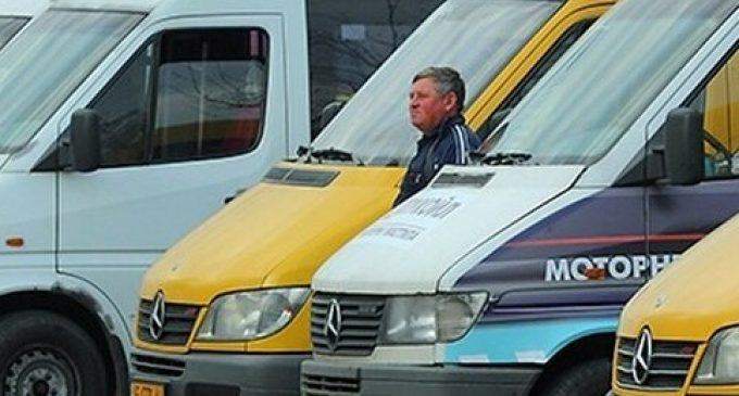 В Днепре отменили маршрутки в поминальные дни: подробности и причины