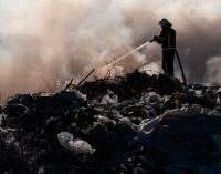 Под Днепром горели горы бытовых отходов: подробности