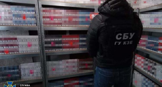 Оборот в 10 миллионов: в Днепре СБУ “накрыла” огромный канал поставок сигарет из “ДНР”