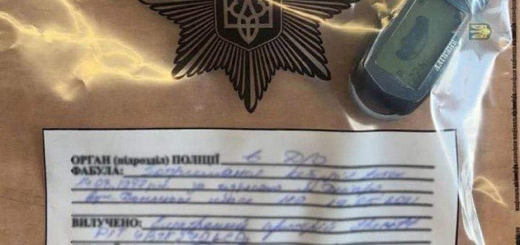 В Днепре иностранец вскрыл машину и украл деньги: подробности