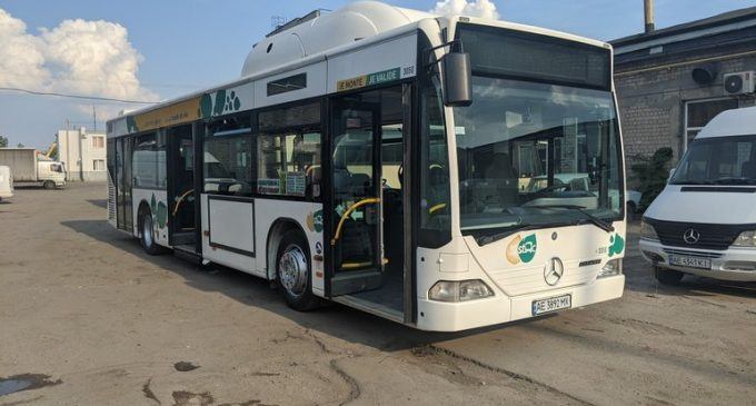 В Днепре еще на двух маршрутах запускают большие автобусы: подробности