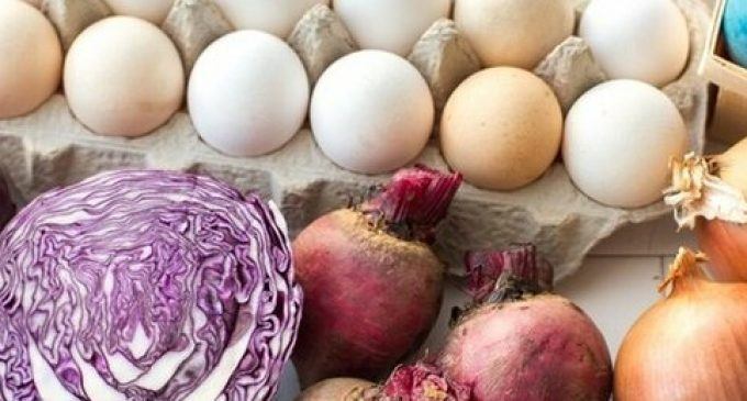 В Днепре окрасить яйца натуральными продуктами легко: способы и принципы