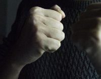 В Днепре подростки избили мужчину, который оказался полицейским