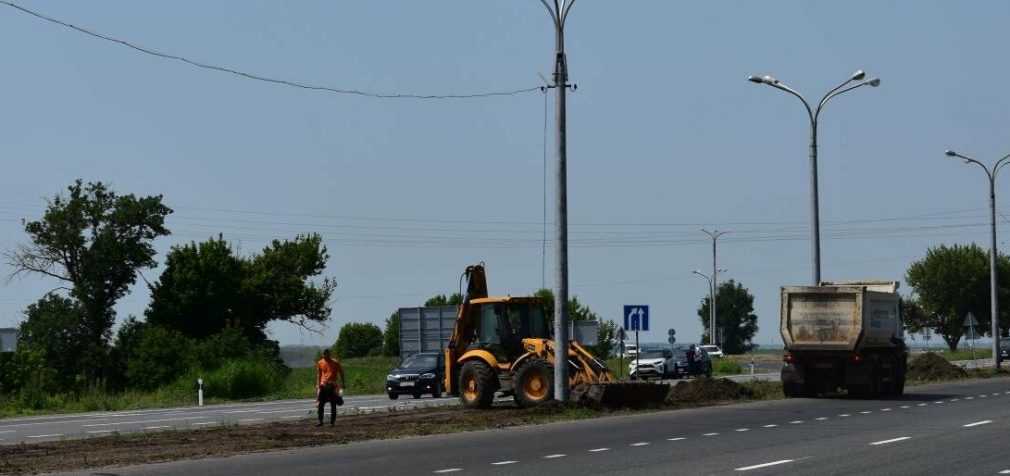 На ревизию отремонтированной дороги Днепр-Кривой Рог приехали из департамента