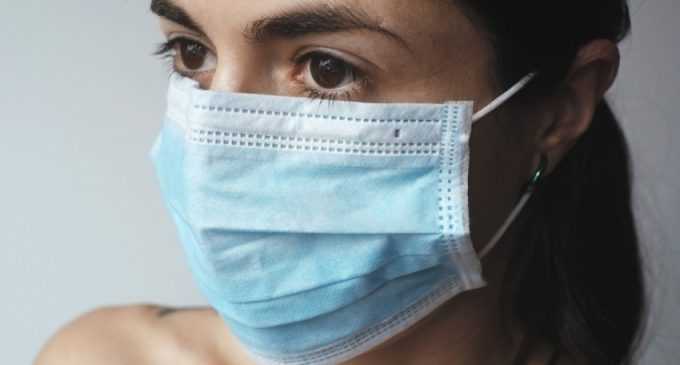 Медицинские маски влияют на кожу лица, – эксперт