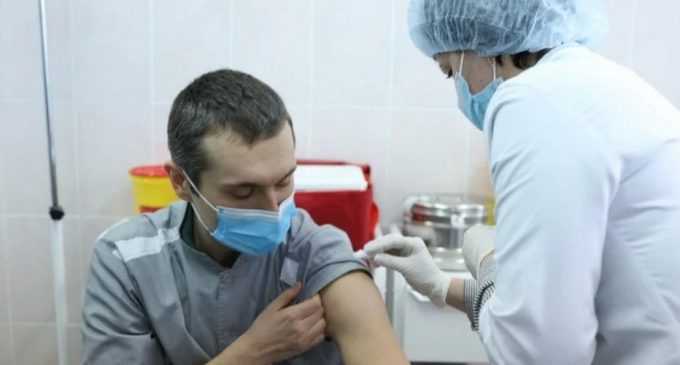 В Украине граждан незаконно принуждают к вакцинации