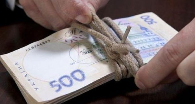 Эксперт рассказал о минусах повышения минимальной зарплаты