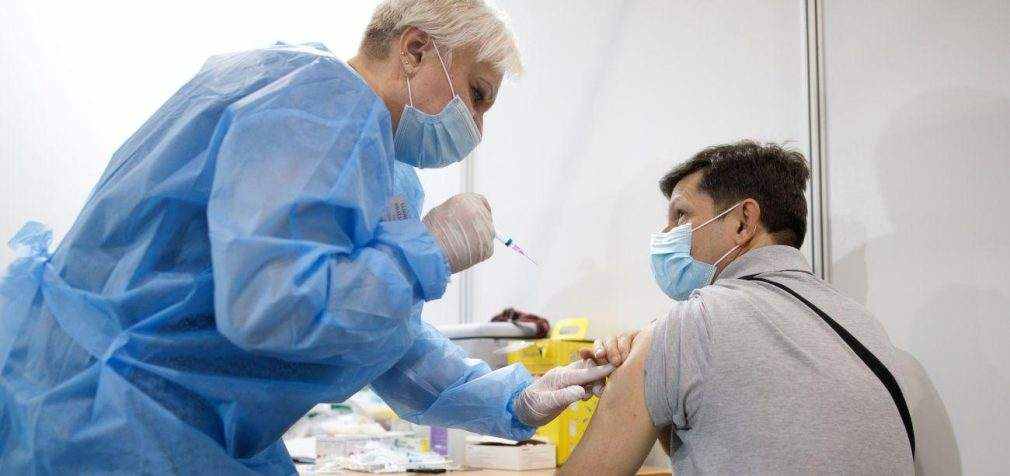 Прискорити темпи та пріоритет на літніх: у ВООЗ розповіли, як Україні щепити 40% населення