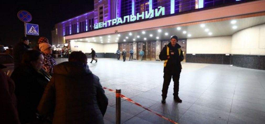 У Києві евакуювали три залізничні вокзали: що відбувається