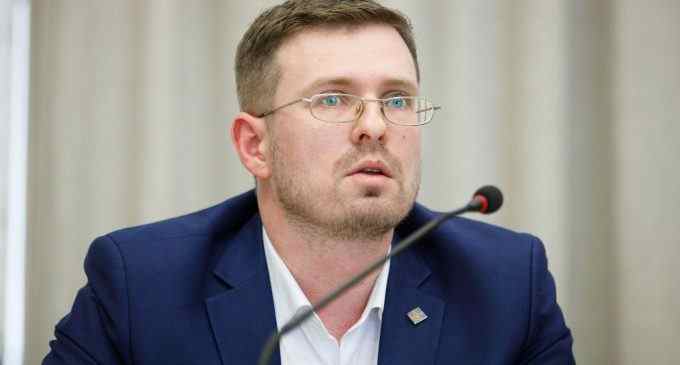 Кузін: про бустерну вакцинацію від COVID для всіх охочих мова поки не йде