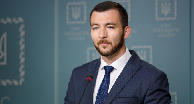 У Зеленського роз’яснили, хто отримає тисячу гривень за вакцинацію від COVID