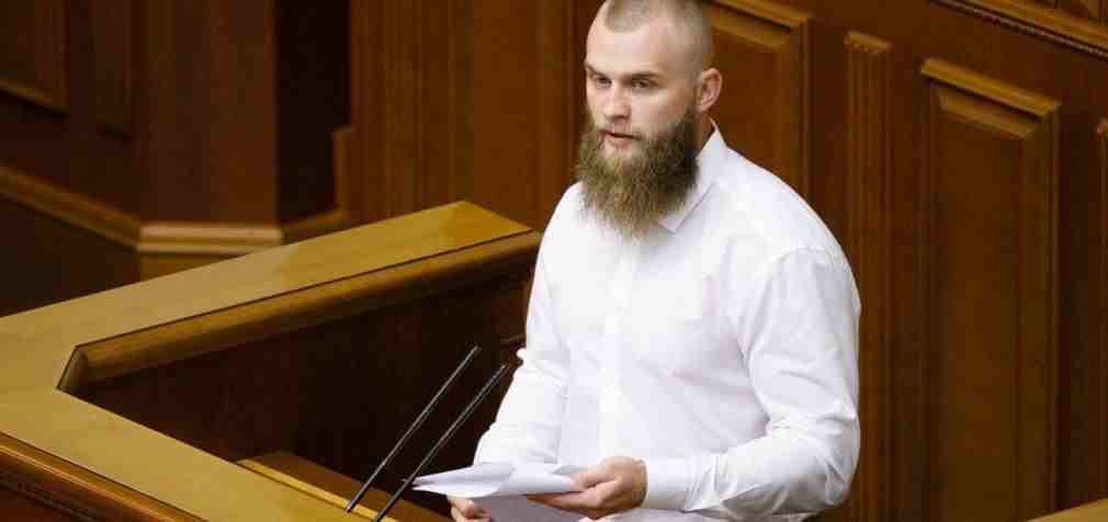 “Слуга народу” вирішила вигнати з фракції депутата: хто він