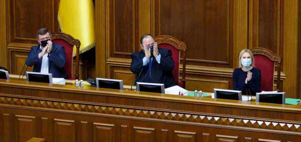 Закон про столицю та “коронавірусні” проекти. Рада сьогодні проведе два засідання: що розглянуть