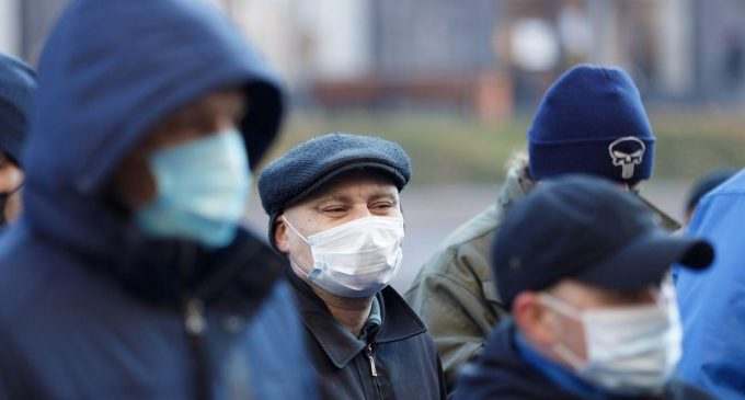 Різкий спад. В Україні менше 8 тисяч нових COVID-випадків та 400 смертей