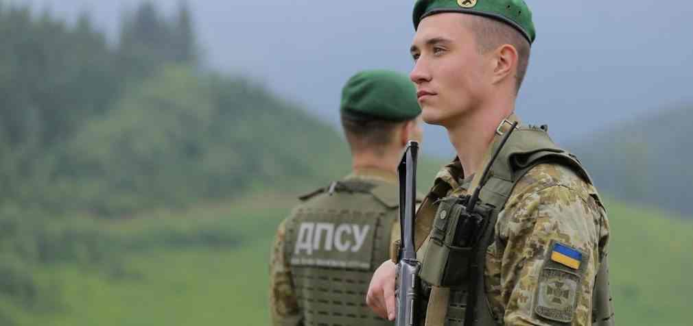 Українським прикордонникам дозволили застосовувати зброю та бойову техніку