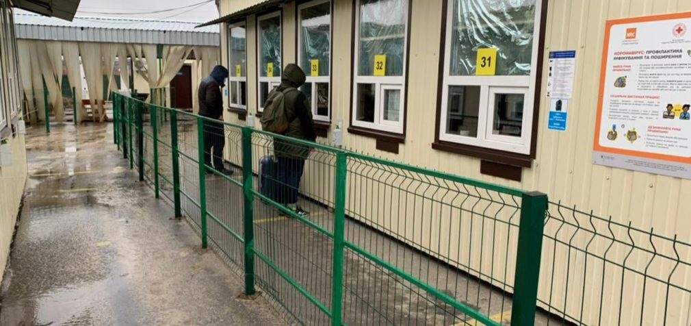 Через обстріл на Донбасі зупиняли пропуск на КПВВ у Станиці Луганській