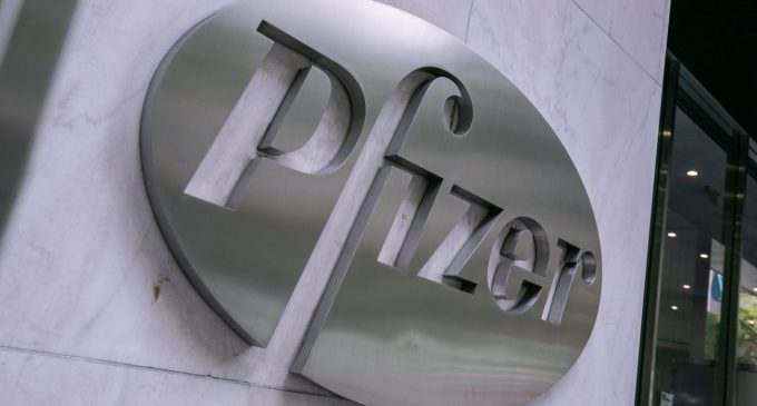 Глава Pfizer висловився про фейки по вакцинах: “Це коштує мільйонів життів”
