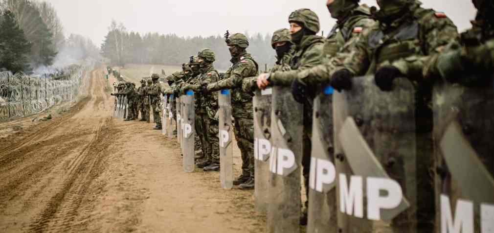 У Польщі семеро поліцейських отримали поранення під час атаки мігрантів
