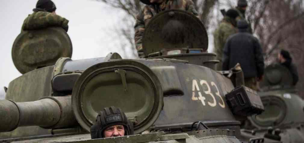 “Гради”, гаубиці і танки: бойовики розмістили десятки одиниць військової техніки на Донбасі