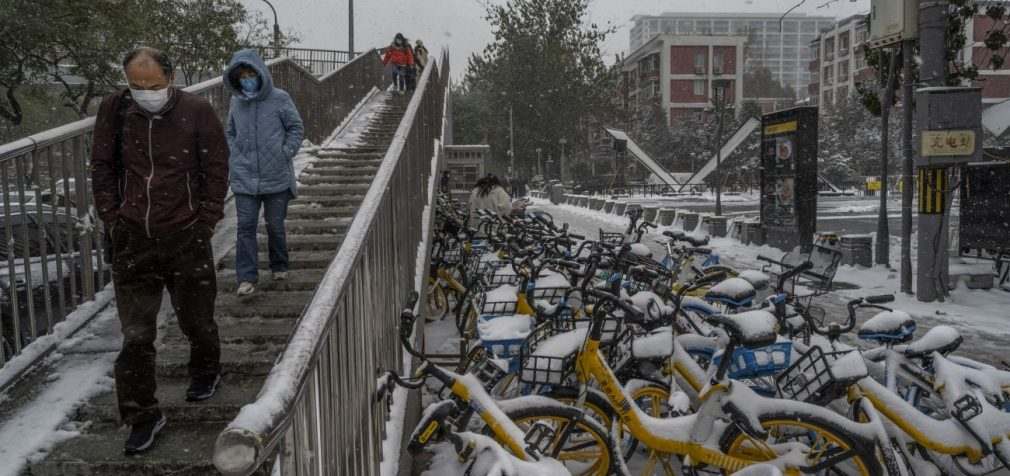 Китай накрив рекордний снігопад: є загиблий та понад 5600 постраждалих