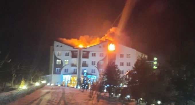 Люди стрибали з вікон. З’явилися подробиці пожежі у готелі під Вінницею
