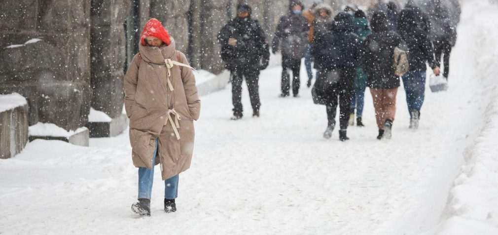 Збій у роботі транспорту, ДТП, немає світла та опалення: наслідки циклону в Україні