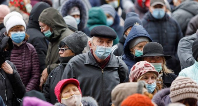 Кількість заражень падає. В Україні за вчора менше 2 тисяч нових COVID-випадків