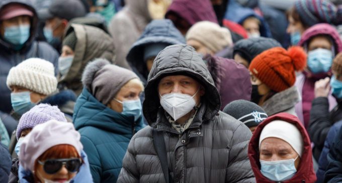 Спад випадків. В Україні 5 276 нових COVID-заражень та 268 смертей