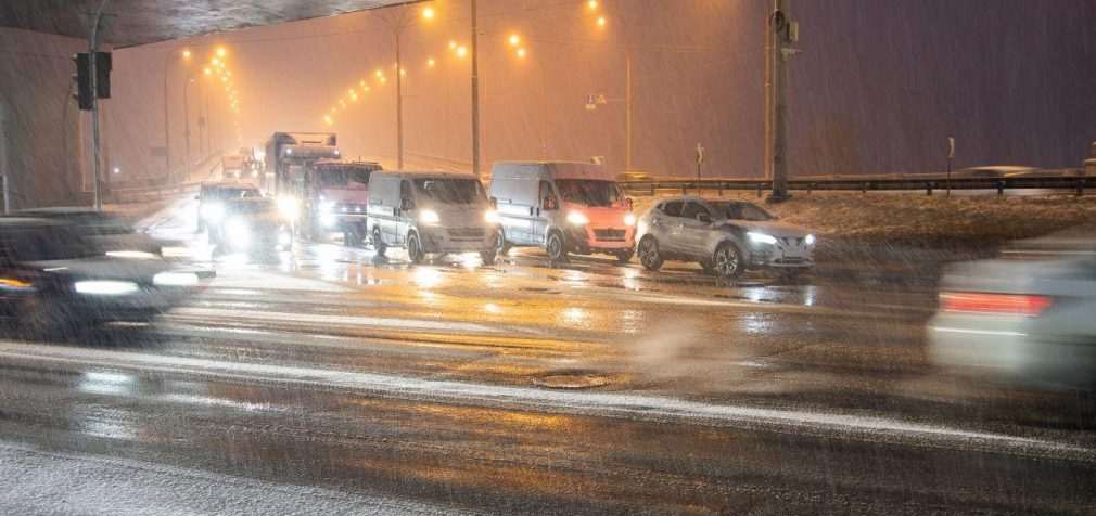 У Києві завтра на дорогах ожеледиця: водіїв просять утриматися від поїздок