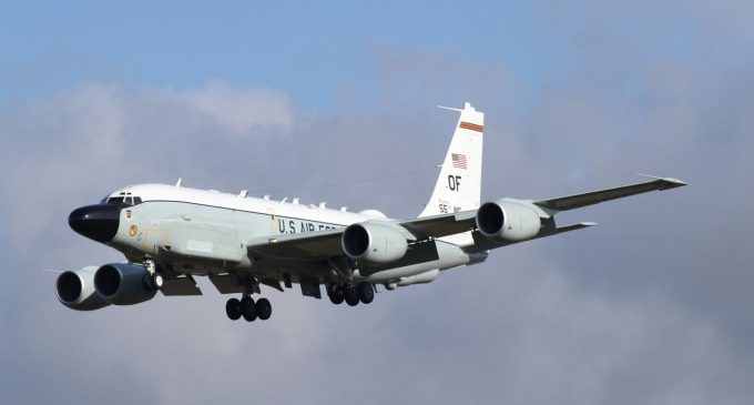 Два літаки-розвідники США пролетіли над Україною. Стежать за військами РФ, – Forbes