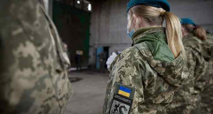 Стало відомо, коли почнуть штрафувати жінок за ухилення від військового обліку