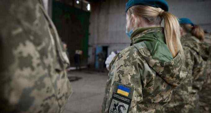 Військовий облік для жінок хочуть зробити добровільним: у Раду внесли законопроект