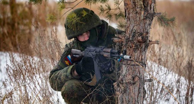 Бойовики тричі порушили режим “тиші” на Донбасі. Військові відповідали на обстріли