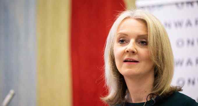 “Вторгнення до України буде помилкою”: Британія назвала єдиний вихід для РФ