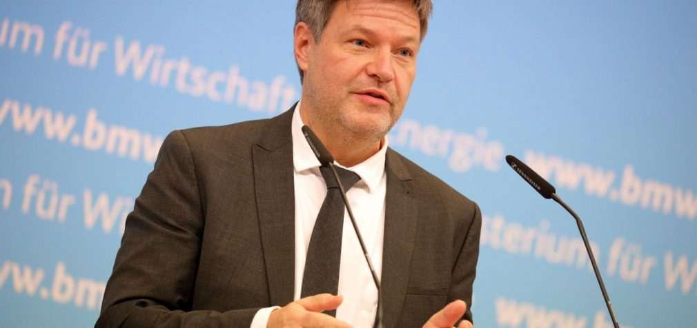 Міністр економіки Німеччини допустив повну зупинку “Північного потоку-2” через загрози Україні