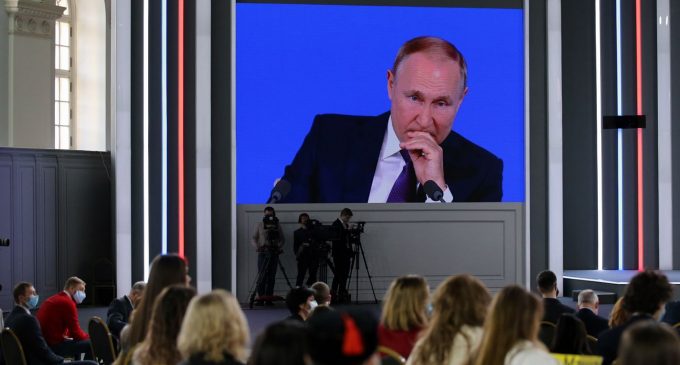 Війна, газ і майбутнє Донбасу: що на прес-конференції Путін сказав про Україну