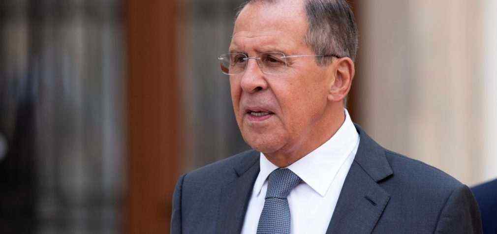 США хочуть влаштувати “маленьку війну” в Україні, щоб звинуватити Росію, – Лавров