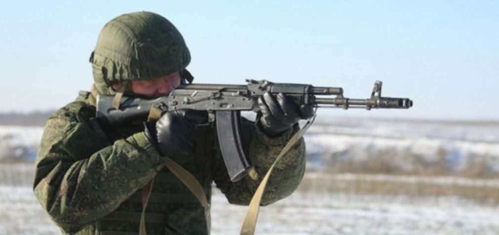 Російські розвідники тренувалися у стрільбі біля кордону України