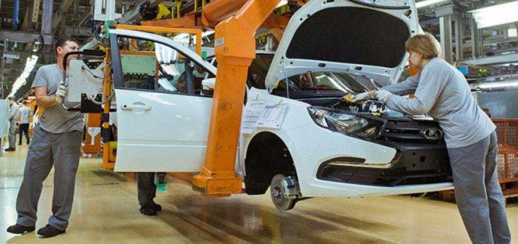 Кабмін подовжив заборону на імпорт в Україну автомобілів з Росії
