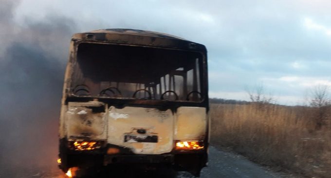 Вигорів повністю. У Дніпропетровській області сталась пожежа в автобусі з пасажирами