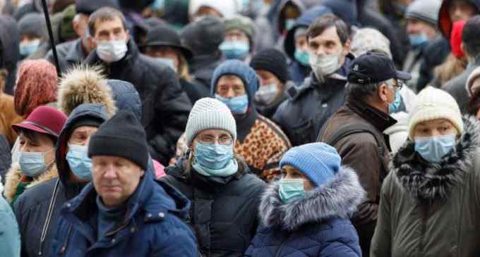 Вперше з листопада 2021 року. В Україні більше 18 тисяч нових випадків COVID