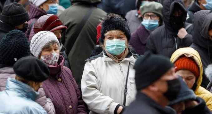 COVID-ситуація в Україні почала погіршуватися. Дві області в “помаранчевій” зоні