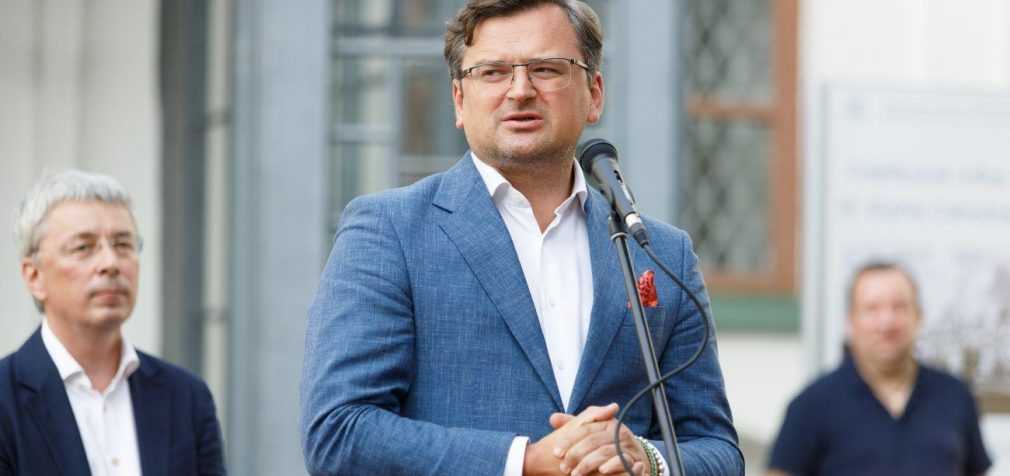 Кулеба закликав Путіна “подивитися в дзеркало”: він зрозуміє, чому сусіди РФ хочуть до НАТО
